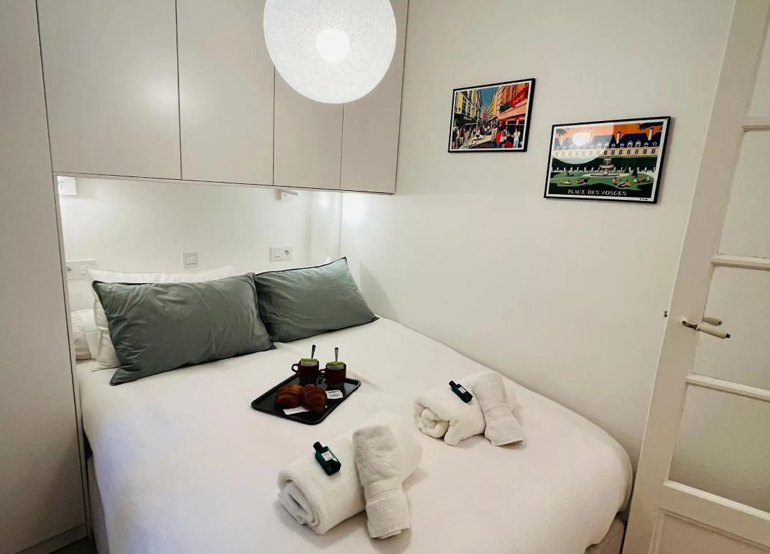 Apartament De Standing - Place Des Vosges - Cozy 2 Pieces - Paryż